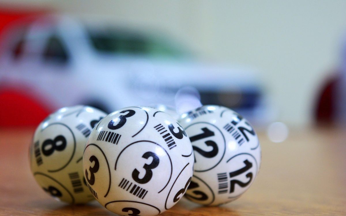 Lottokugler der symboliserer chancen for at vinde i lotto