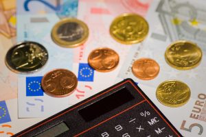 Sådan sammenligner du beløb i forskellig valuta