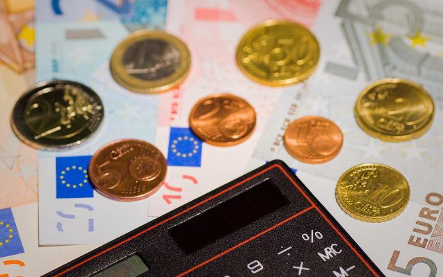 Sådan sammenligner du beløb i forskellig valuta